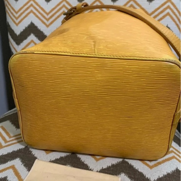 Authentic lv bundle set - Picture 2 of 8